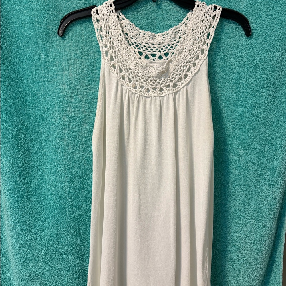 Joseph A White Crochet Neck Blouse